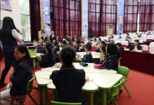 中黄外国语小学深化素质教育展示活动