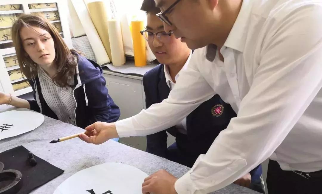 总校 | 英国朴茨茅斯中学师生游学团来访我校，感受中国家庭生活