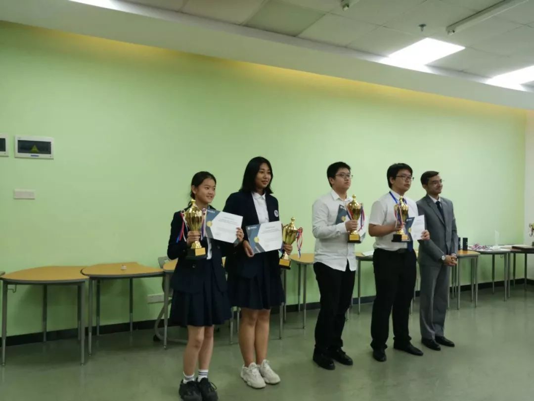 博纳摘得中国高中生美式辩论联赛团体第一并获多项大奖