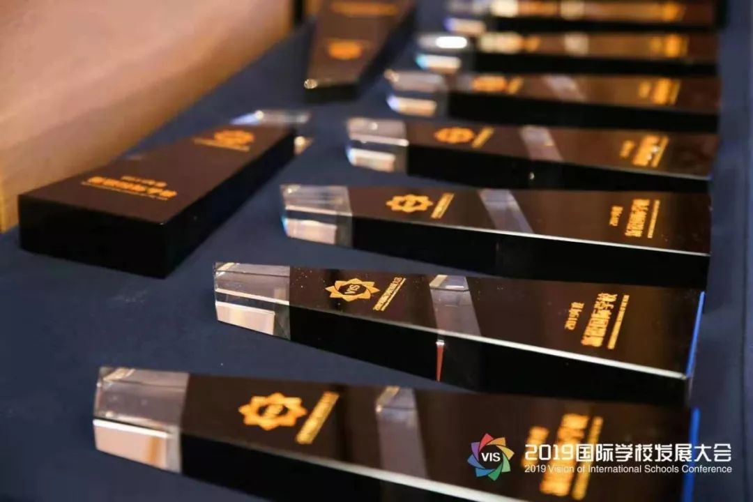 喜讯 ∣ 苏州海归子女学校荣获2019“新锐国际学校”奖项