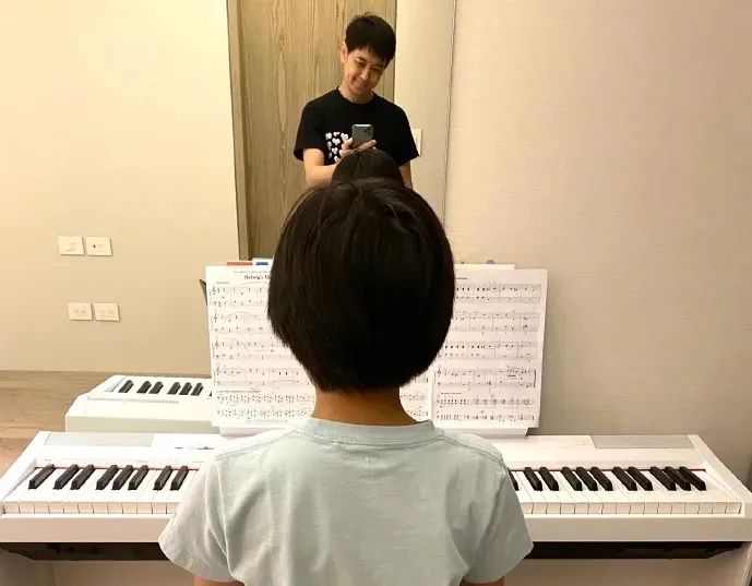 汪涵儿子4岁开始学钢琴，为什么明星父母如此看重孩子的艺术教育？