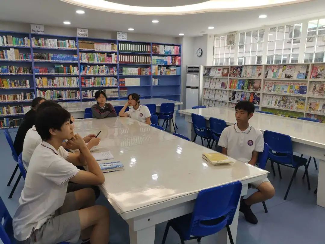 深圳奥斯翰外语学校O.I.S谦厚书屋|读书会