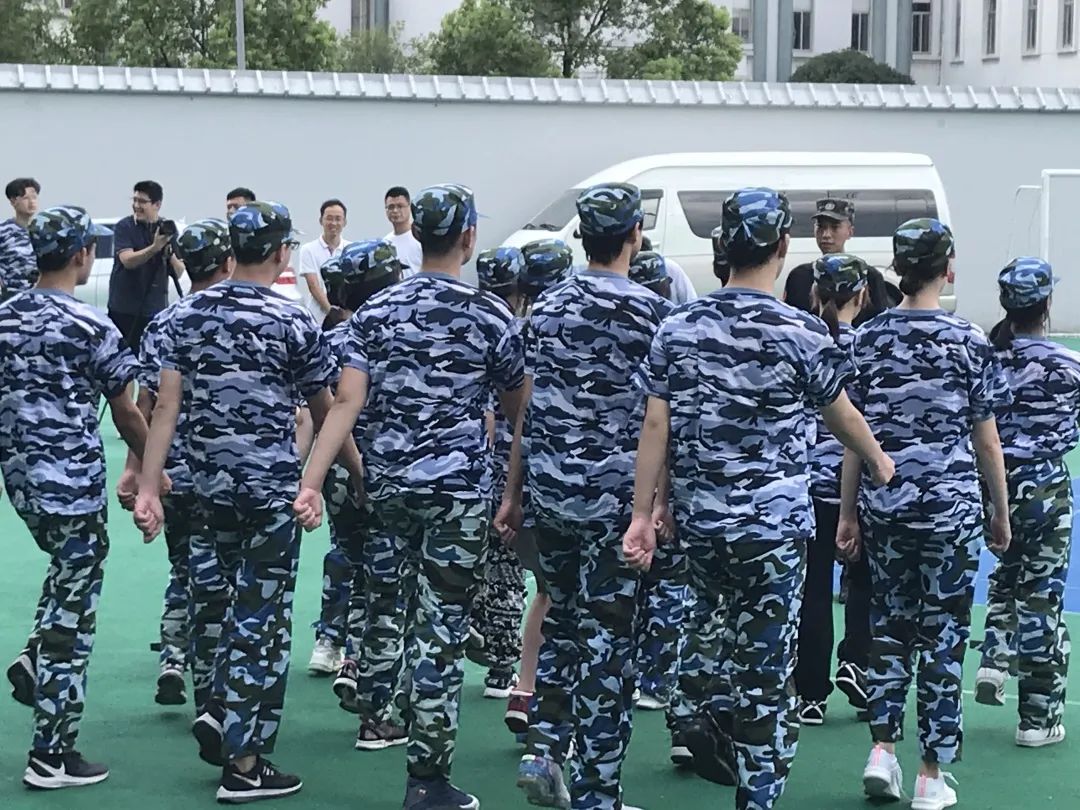上海北美学校 | 开学第一课，军事拓展训练进行时！