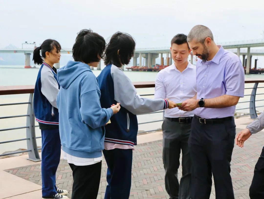 深圳湾徒步 | 博纳师生来了一场“说走就走的旅行”！