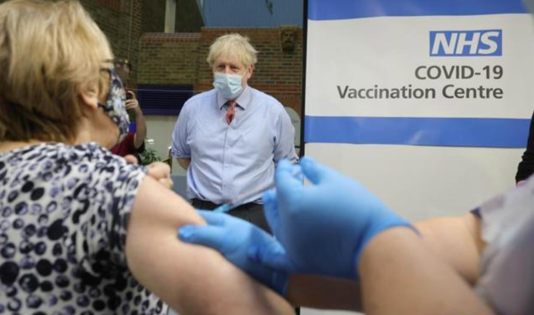 英国开始接种新冠疫苗！政府强调：留学生都免费打疫苗！