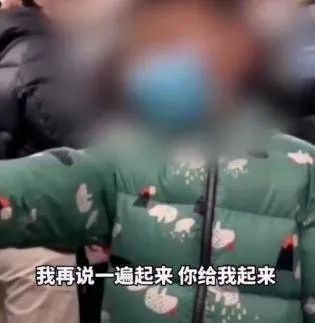 “北京地铁上小男孩指着奶奶狂吼”：那些被渐渐丢弃的传统，该回来了