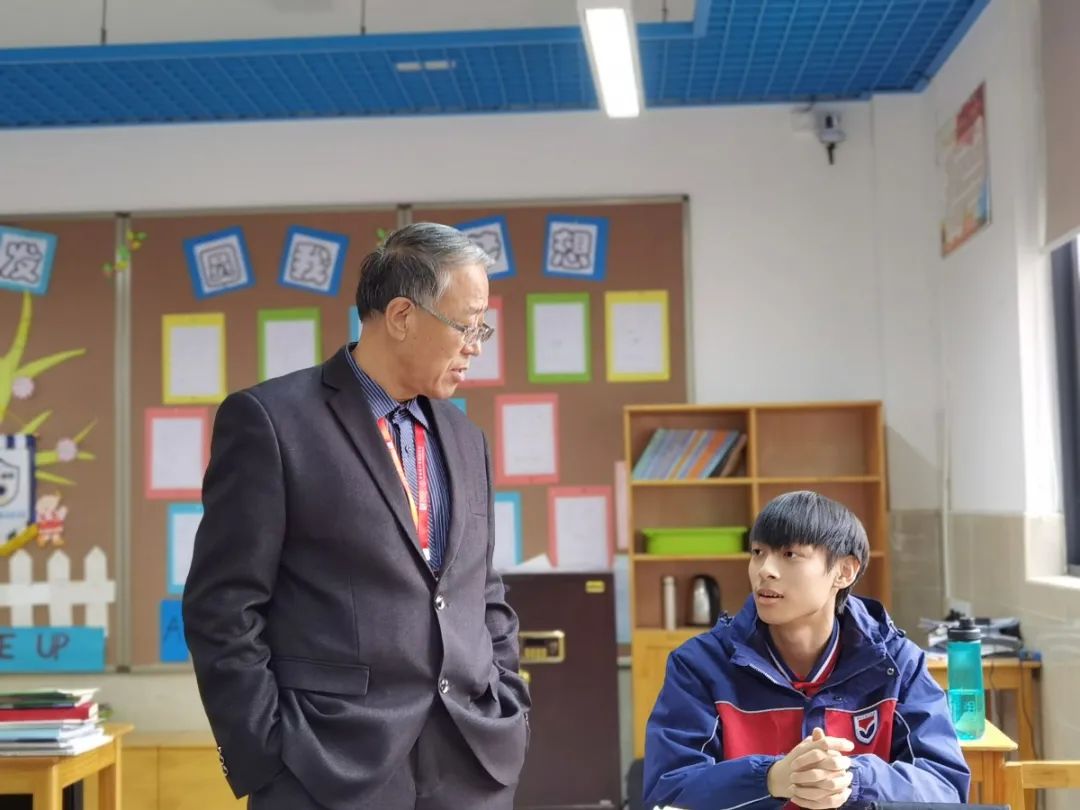 国际教育专家刘泶文博士莅临碧桂园十里银滩学校指导工作