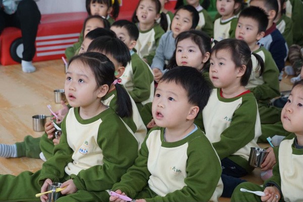 中国牙病防治基金会携北京市大地实验幼儿园开展儿童龋齿预防讲座