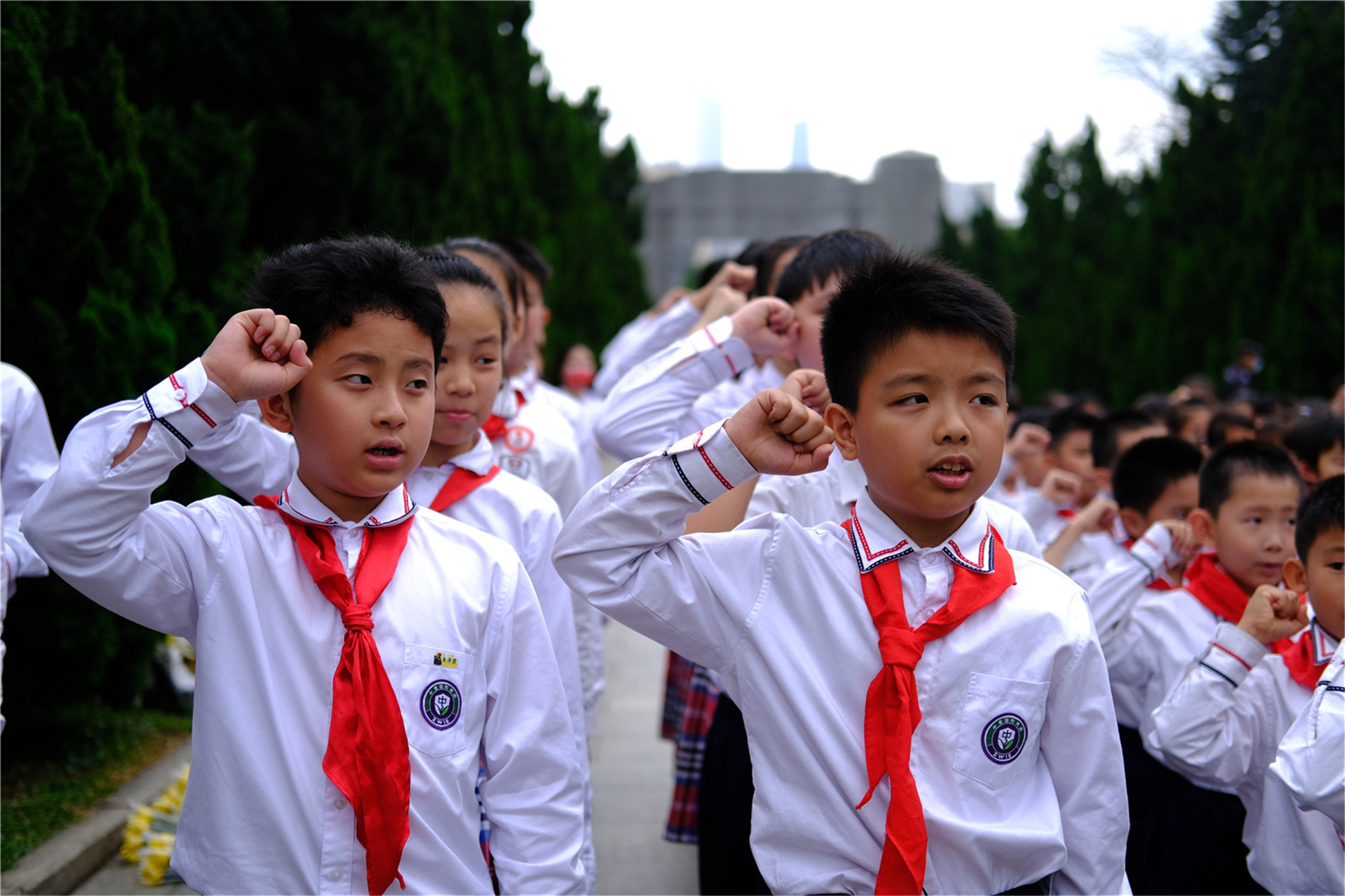 广州中黄管理的中小学两校清明深入开展红色教育主题活动
