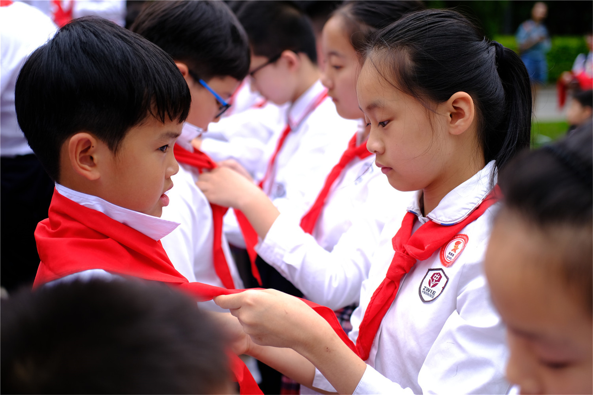 广州中黄管理的中小学两校清明深入开展红色教育主题活动