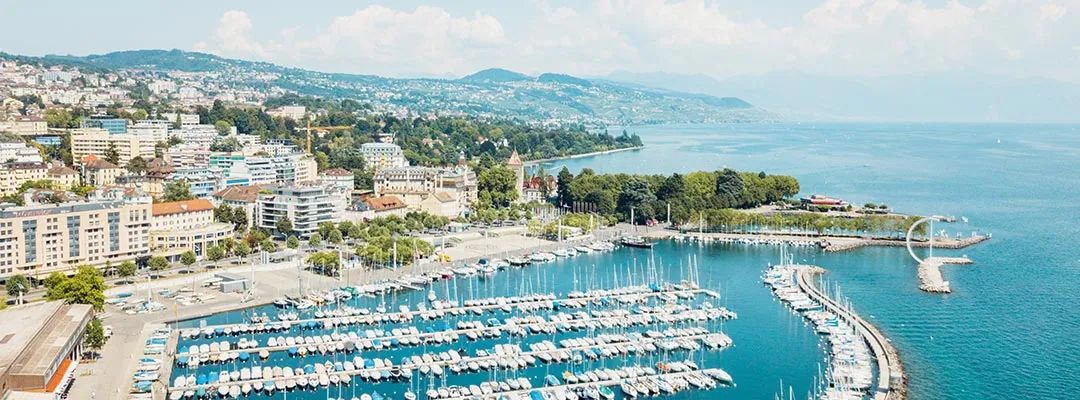 多国联申丨世界排名第一，瑞士洛桑酒店管理学院offer前来报到！