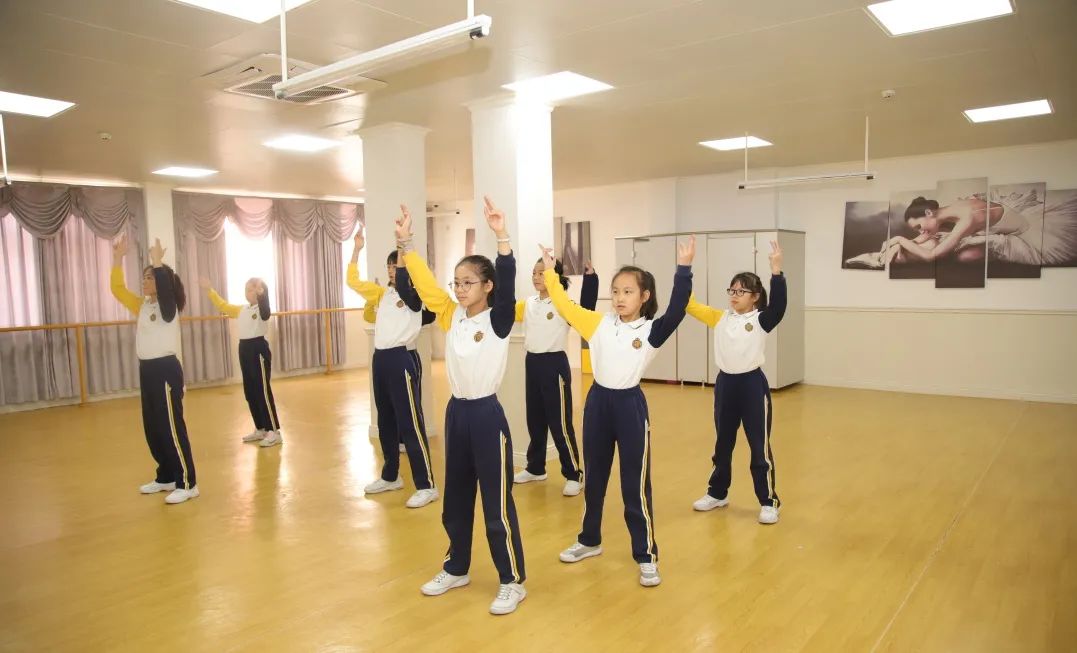 香港班 | 強健體魄 煥發青春 培養品格——創意爵士舞蹈課火熱進行