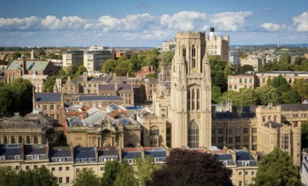 常年霸榜三大排名top100的英国​热门大学！绝对是你申请的不二之选！