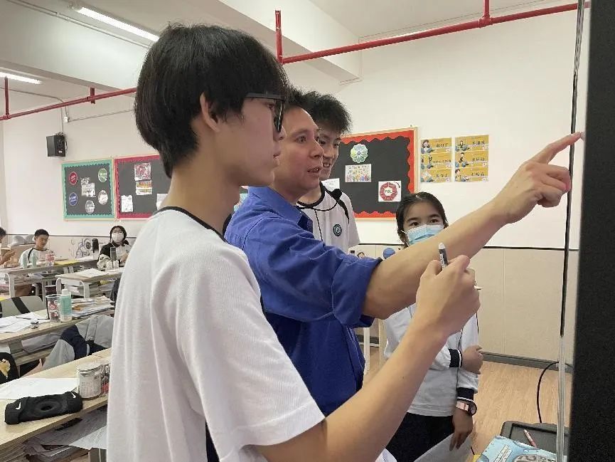 暨有我师| 内地课程怎么和香港课程融合？这个会教体育的数学老师告诉