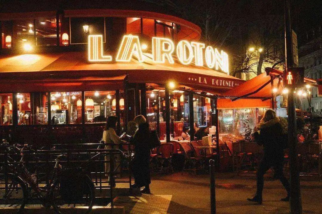法国咖啡馆与文学的不解之缘，咖啡馆里竟然藏了半个法国文学史？