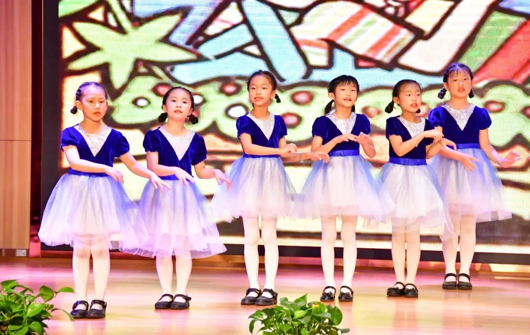 深圳德琳学校 | 英语嘉年华：德琳有你，星光更亮！