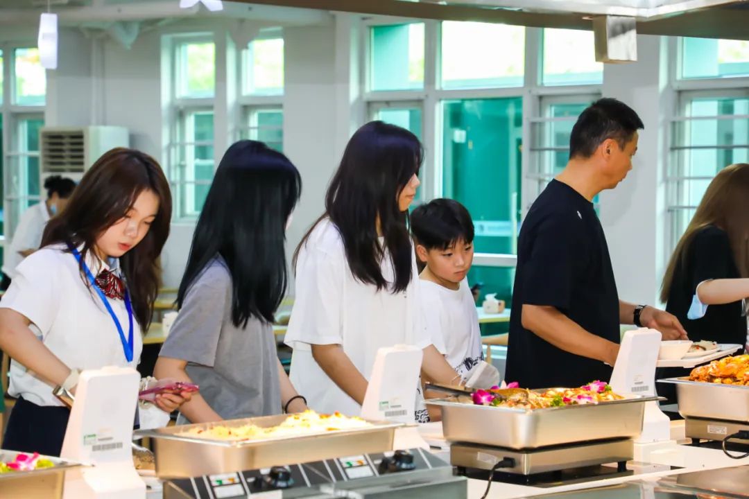 全面升级！深圳市博纳学校打造大湾区国际化学校智慧餐厅新标杆！