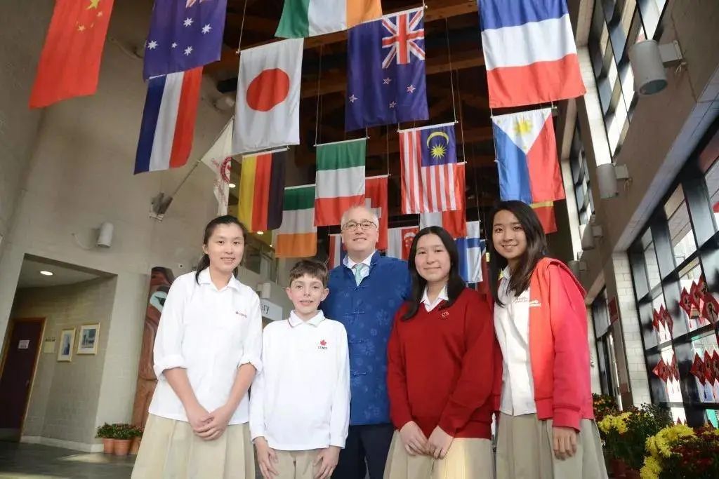 外籍生减少，超50%学校超收本地生！香港国际学校不够“国际”？报名却