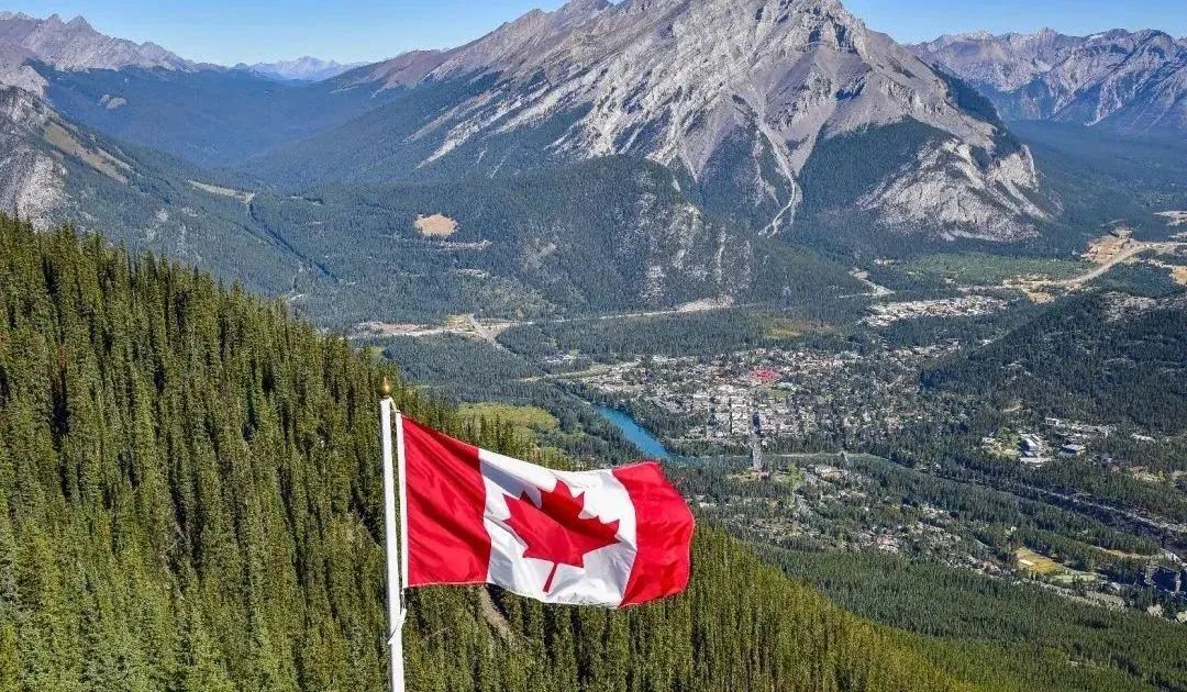 详解加拿大永居身份和枫叶卡的几大常见问题