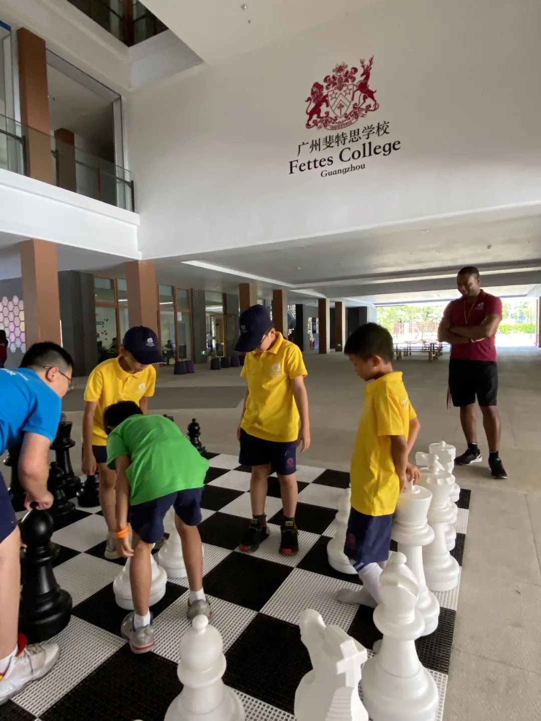 斐特思的指尖对决 Playing Chess at FCG