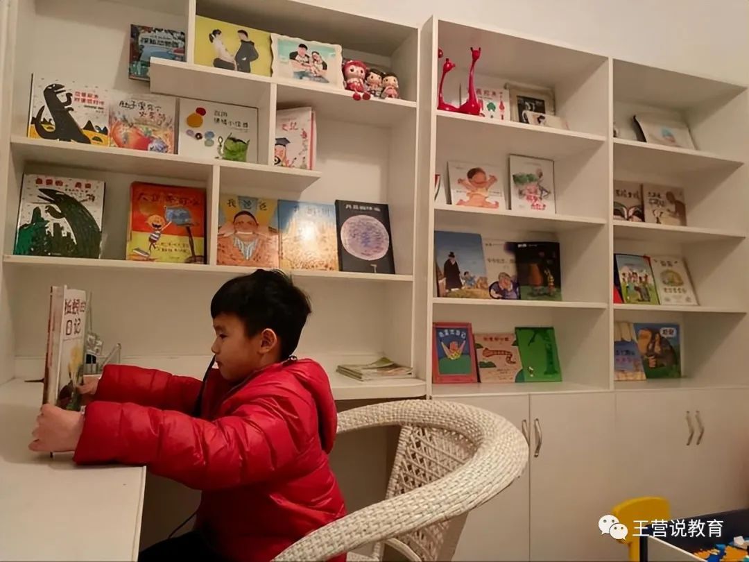建设“家庭读书角”，培养孩子阅读习惯