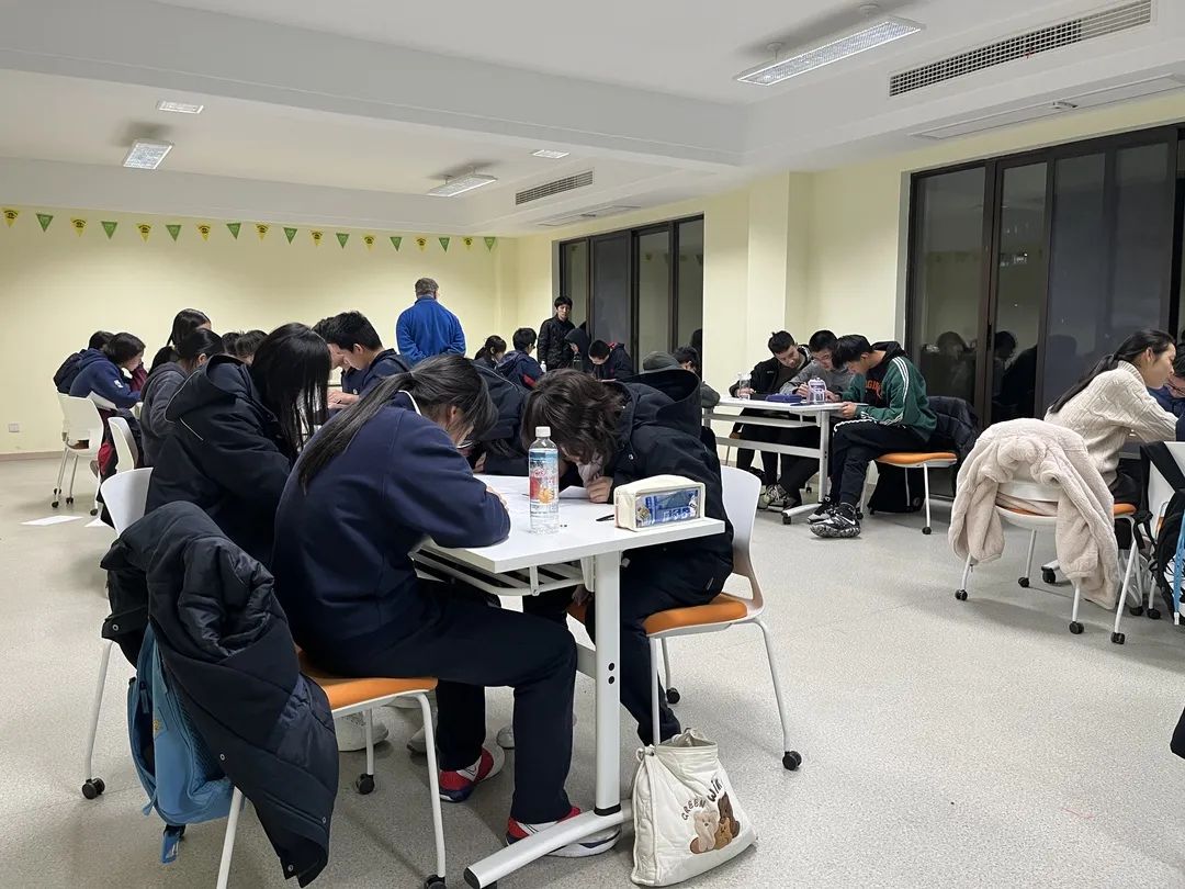 我校学生与杭外剑高、香港汉基学生开展数学联谊活动