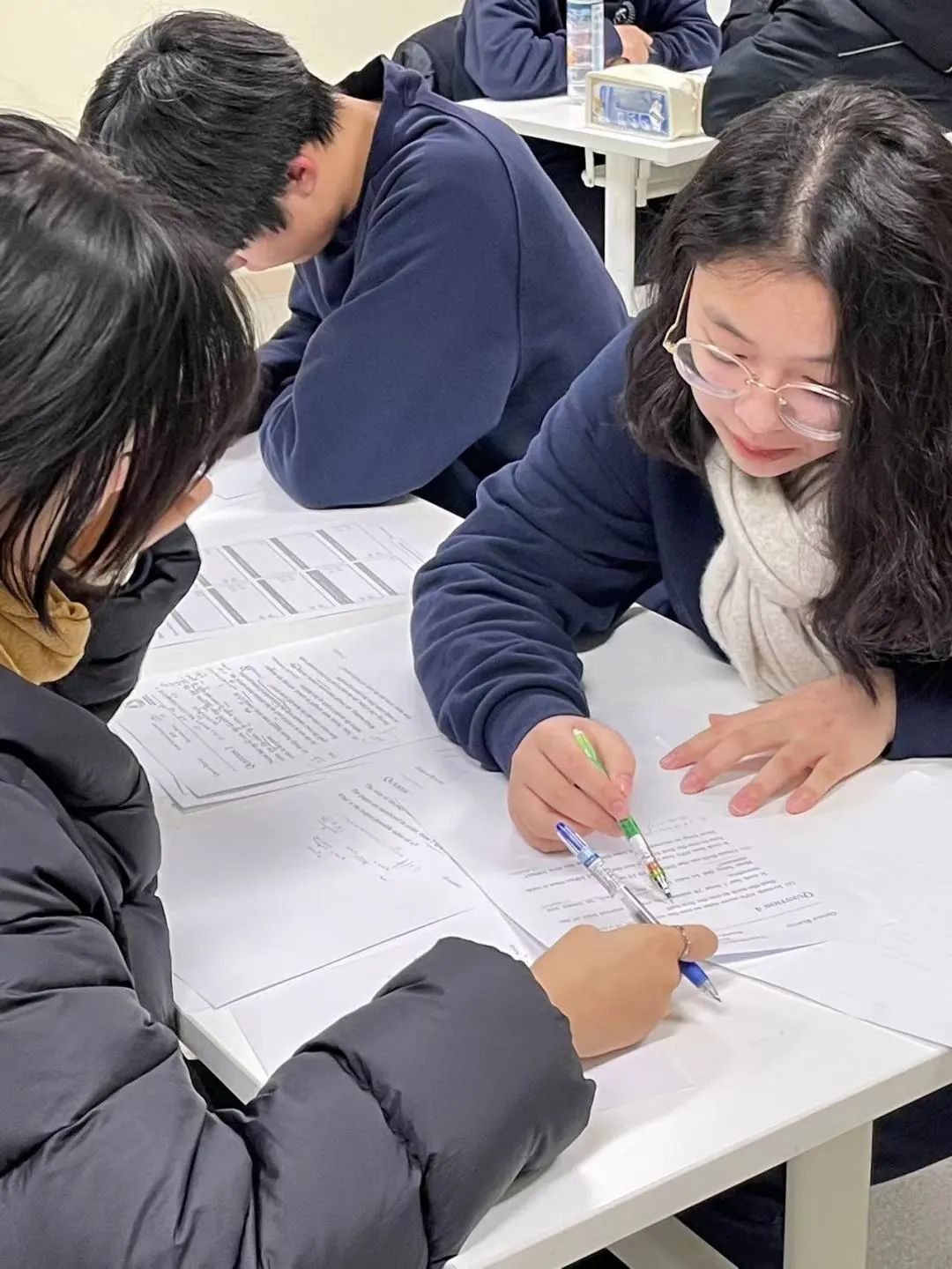 我校学生与杭外剑高、香港汉基学生开展数学联谊活动