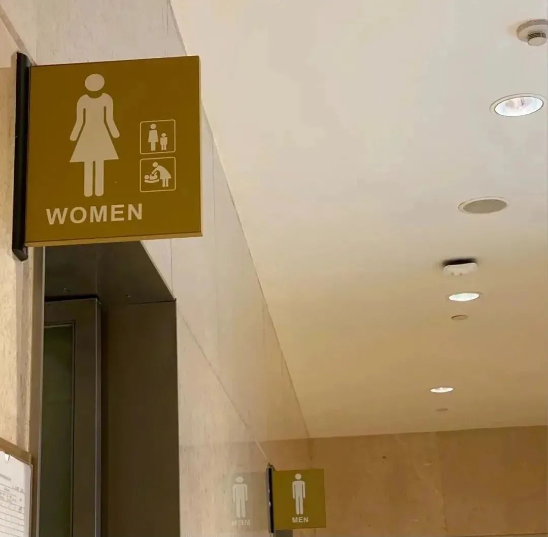 “6岁男童上女厕”起争执：异性孩子上厕所，究竟要怎么解决？