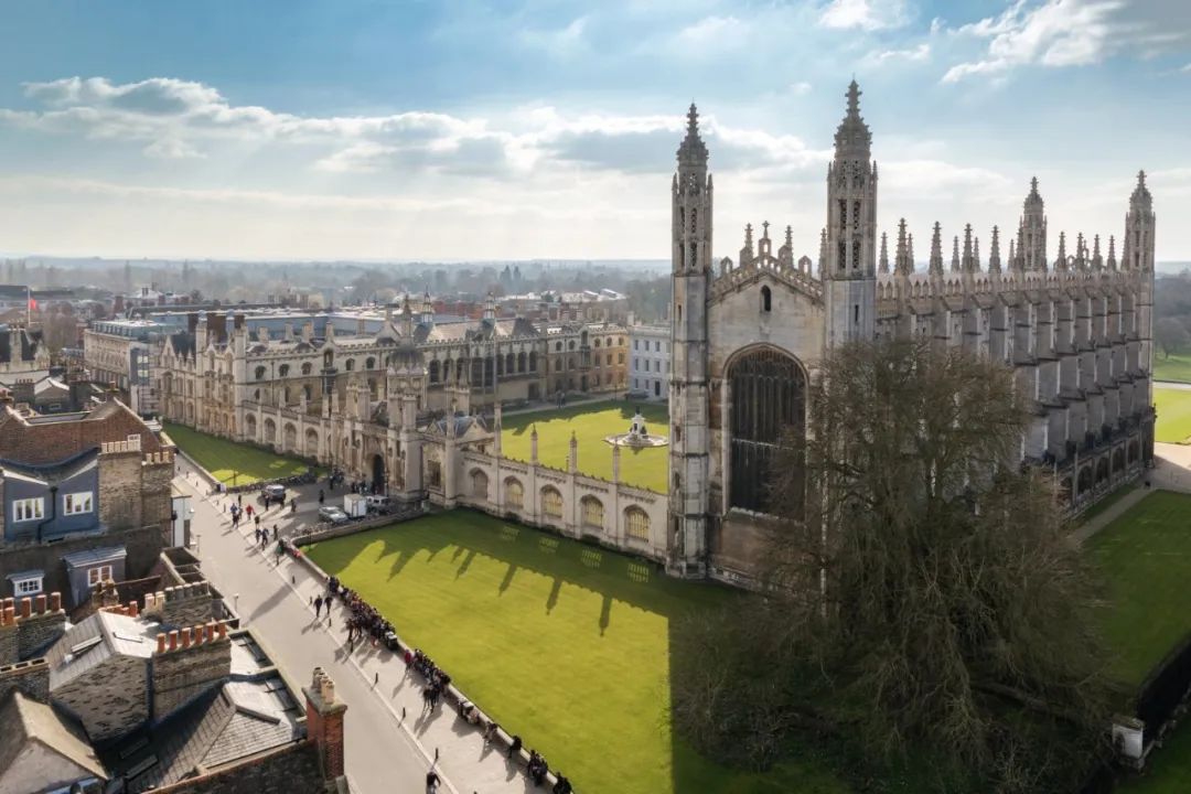 朗途留学 | 英国选校必看！2023QS排名前100的英国大学都有哪些优势专业？
