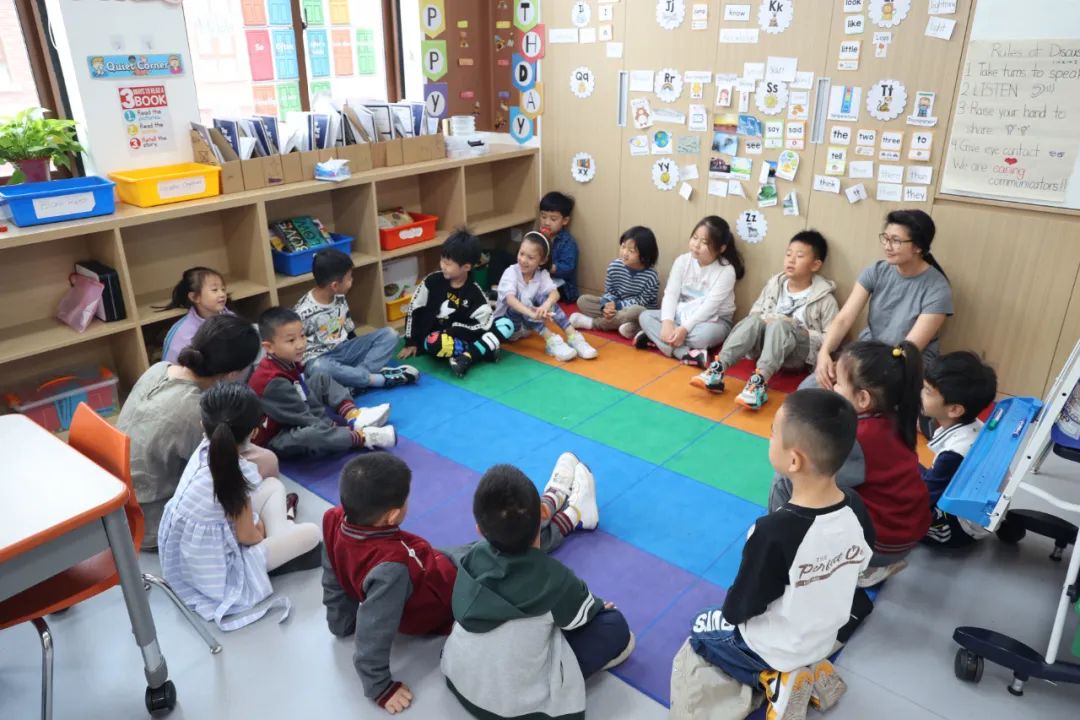 “新同学”到访！郑东新区众意路小学一日国际学校课程体验