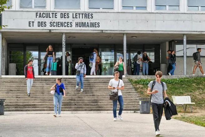 想读金融学，但商校费用高？快看这边法国公立大学的真香英授项目！