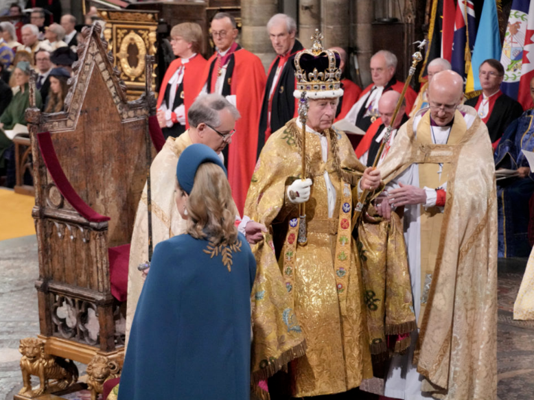 “70年太子”加冕仪式！查理三世的“国王游行”！