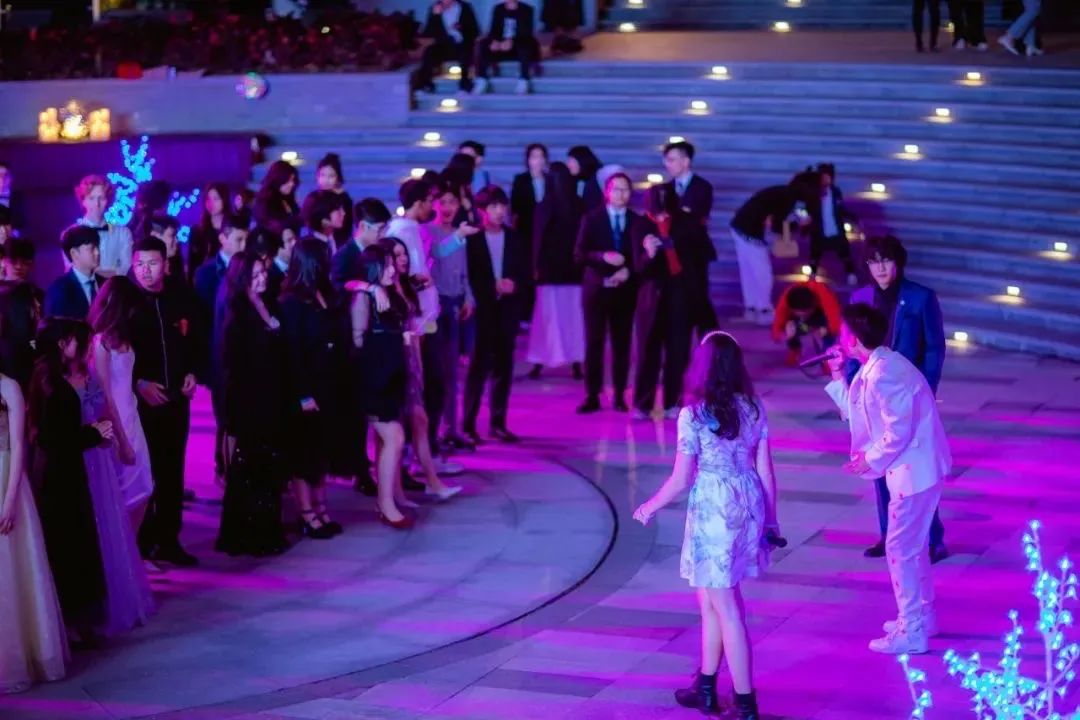 慕了！北京四中舞会上热搜，仪式感成为学校生活的绝对焦点！