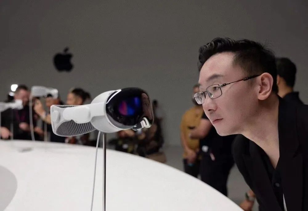 陆川在硅谷真实体验苹果Vision Pro：我现在看到的，是未来与现实的一个交接棒