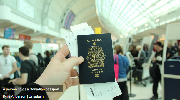 2023年最强护照出炉！加拿大超过美国！第一是她！