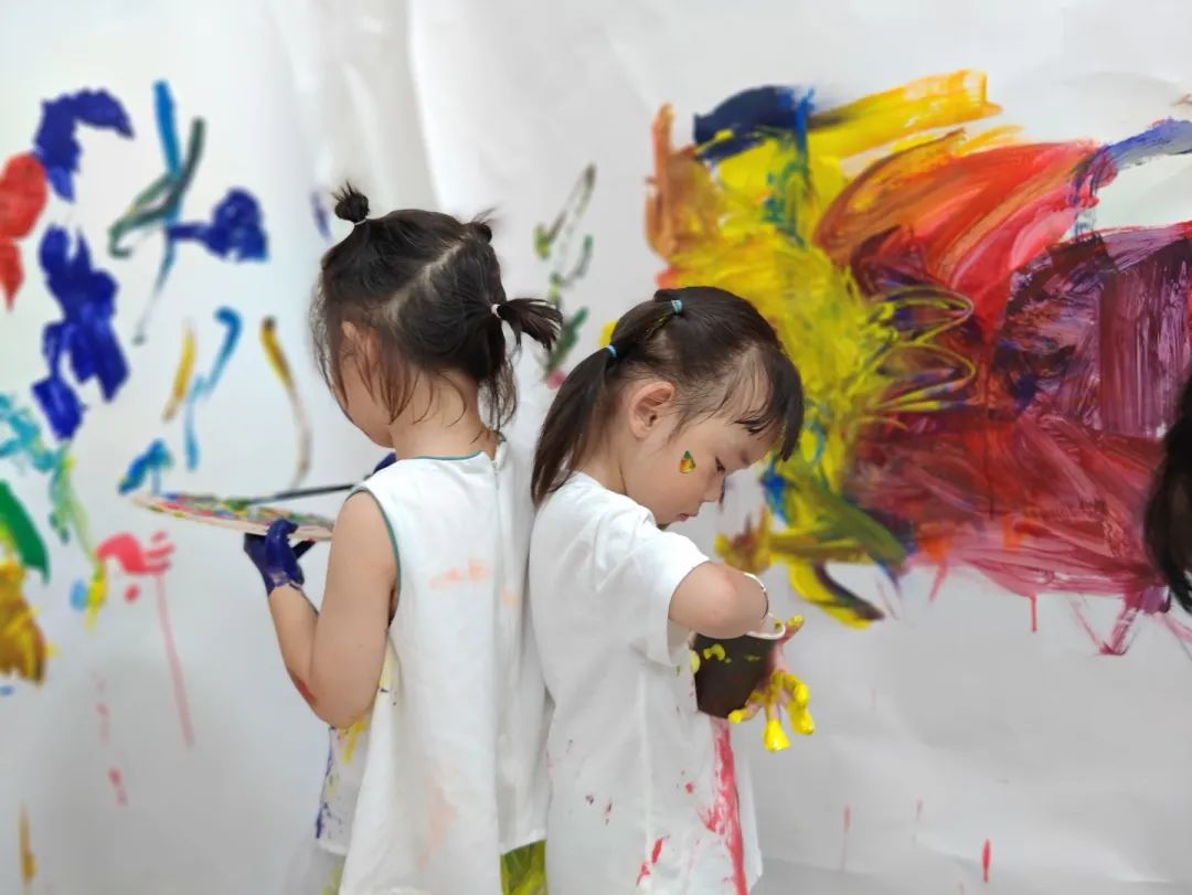 美好童年 玩转色彩 | 盛兴幼儿园“彩色小画家”主题夏令营活动