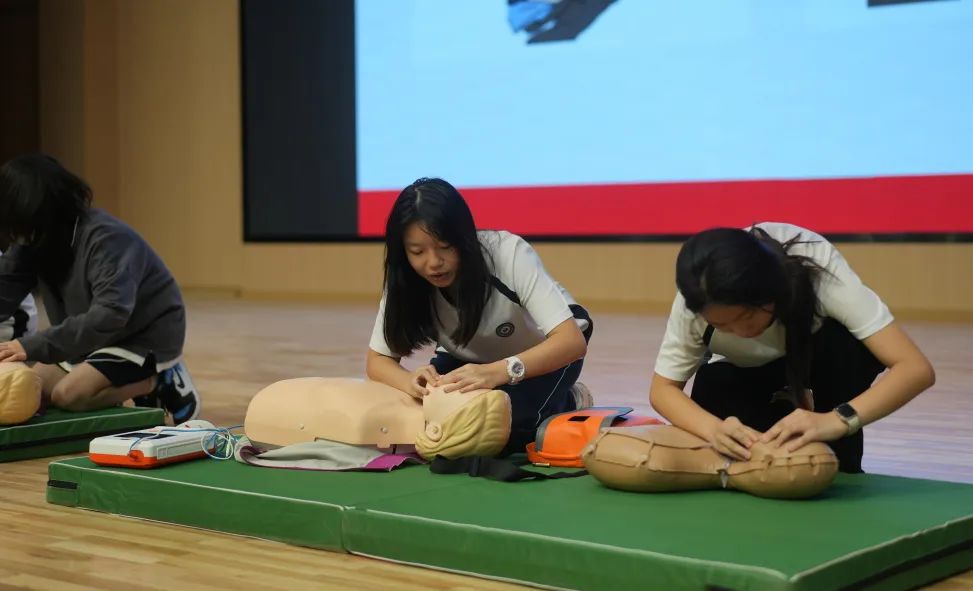 Emergency First Aid Training｜呵护生命，“救”在校园