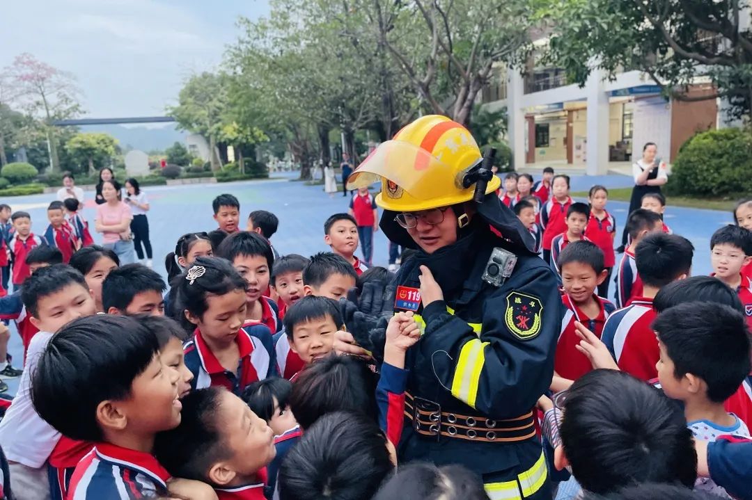 致敬城市里的火焰蓝——小学部消防、地震安全疏散演练