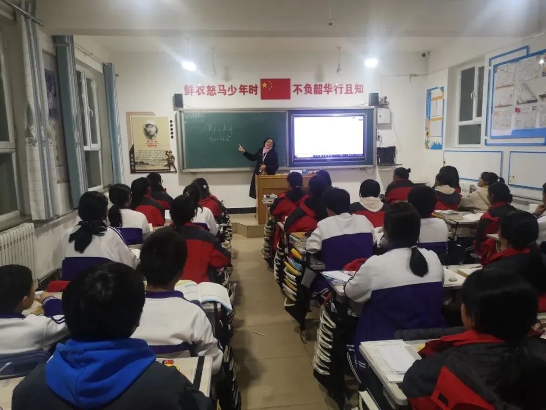 我校在隆化县步古沟满族中学开展送教活动助力“八一爱民学校”建设