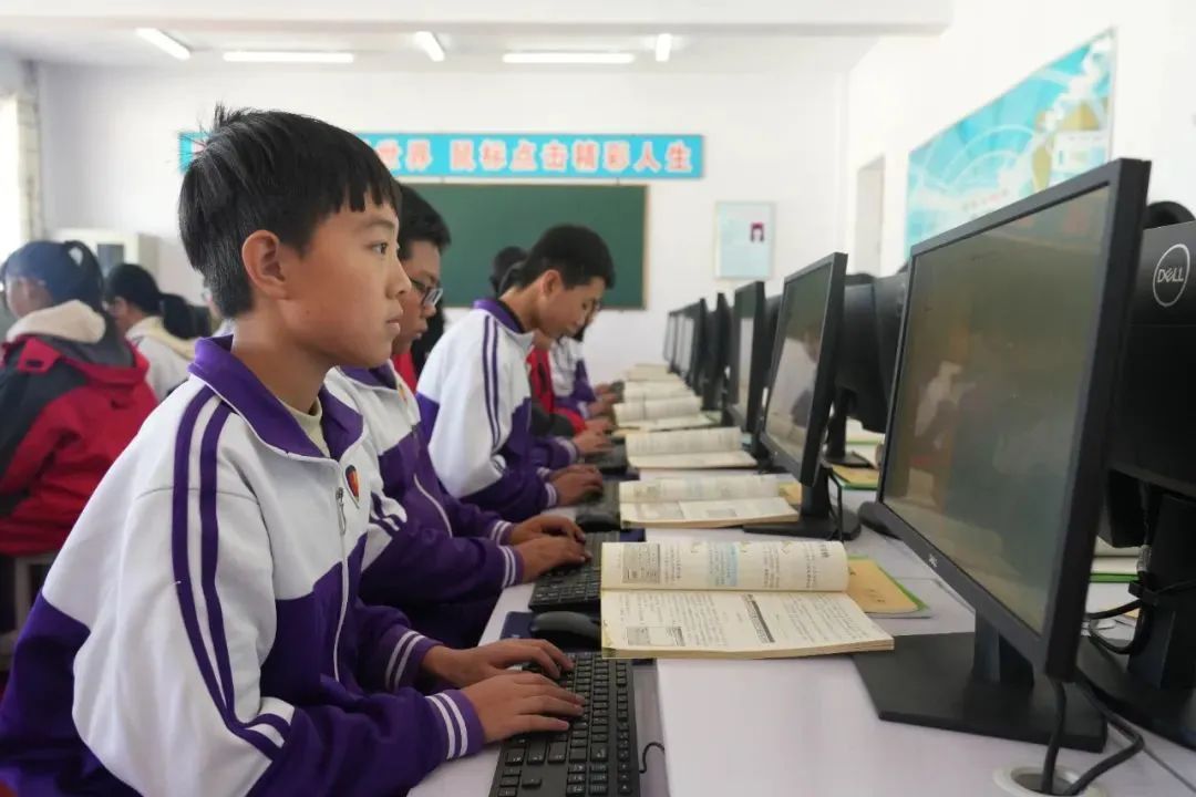 我校在隆化县步古沟满族中学开展送教活动助力“八一爱民学校”建设