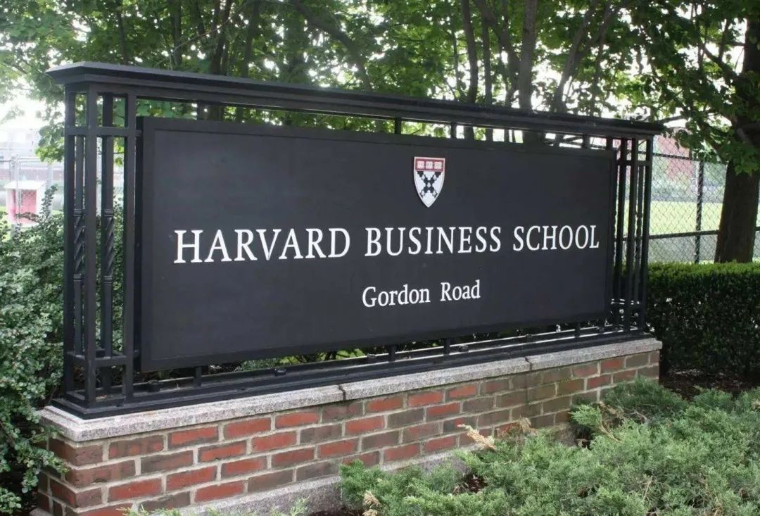 朗途留学 | LinkedIn发布首份MBA排名！哈佛商学院居榜首！