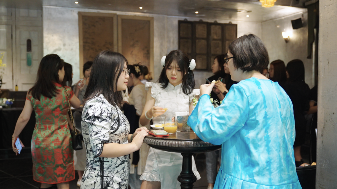 Fashion Night Out | 品中国传统旗袍文化，揭晓YWIESx范德安合作学生设计作品