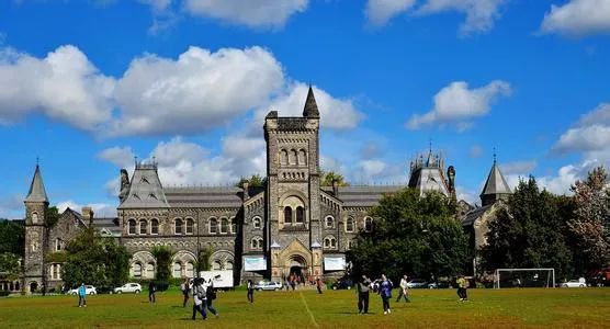 加拿大第一世界名校-多伦多大学
