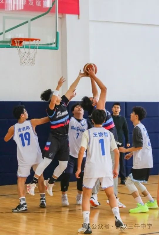 祝贺！三牛男篮获2024武汉国际学校篮球联赛亚军