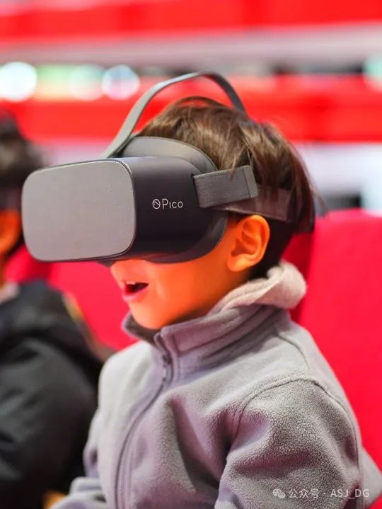 Endless Exploration through Virtual Reality｜探索虚拟现实中的无限行走