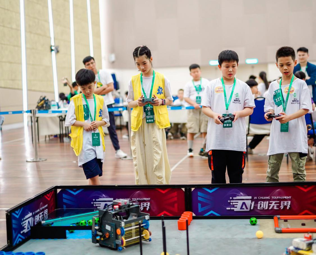 【喜报喜讯】我校学生在2023世界机器人大赛-AI创无界赛项（马来西亚）锦标赛中喜获佳绩