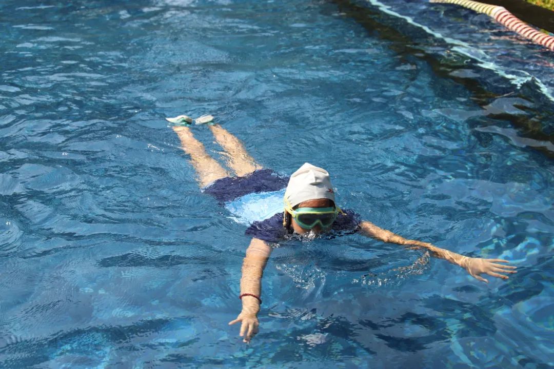 自“游”自在，奋“泳”向前——FLA游泳课程精彩开启