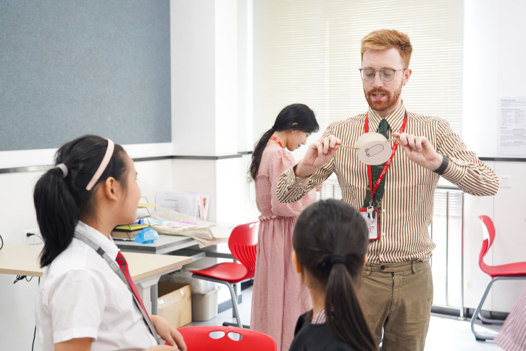师资介绍｜有位会说中文的英籍小学老师是种什么体验？Meet Mr Lewis, Y5 Teacher