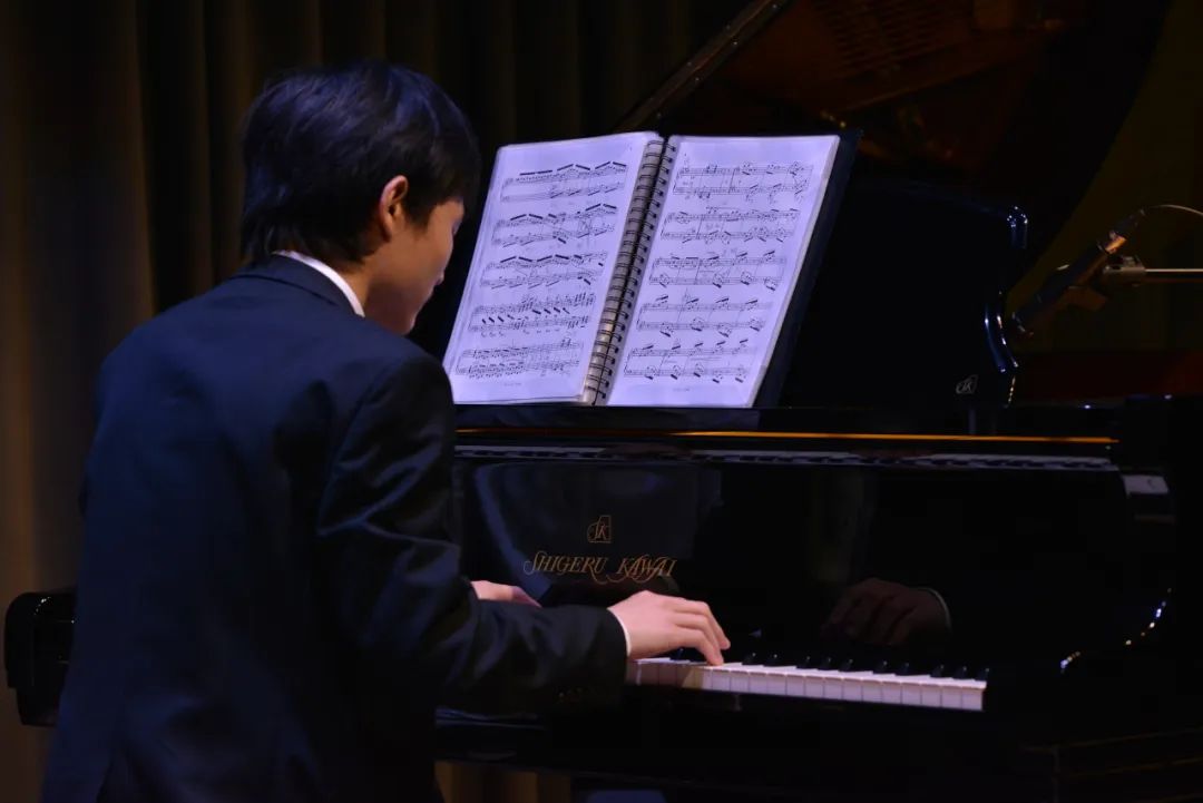 OFFER VOICE | 萧百仑:与钢琴对话感知共鸣与张力，钢琴才子的进阶之路