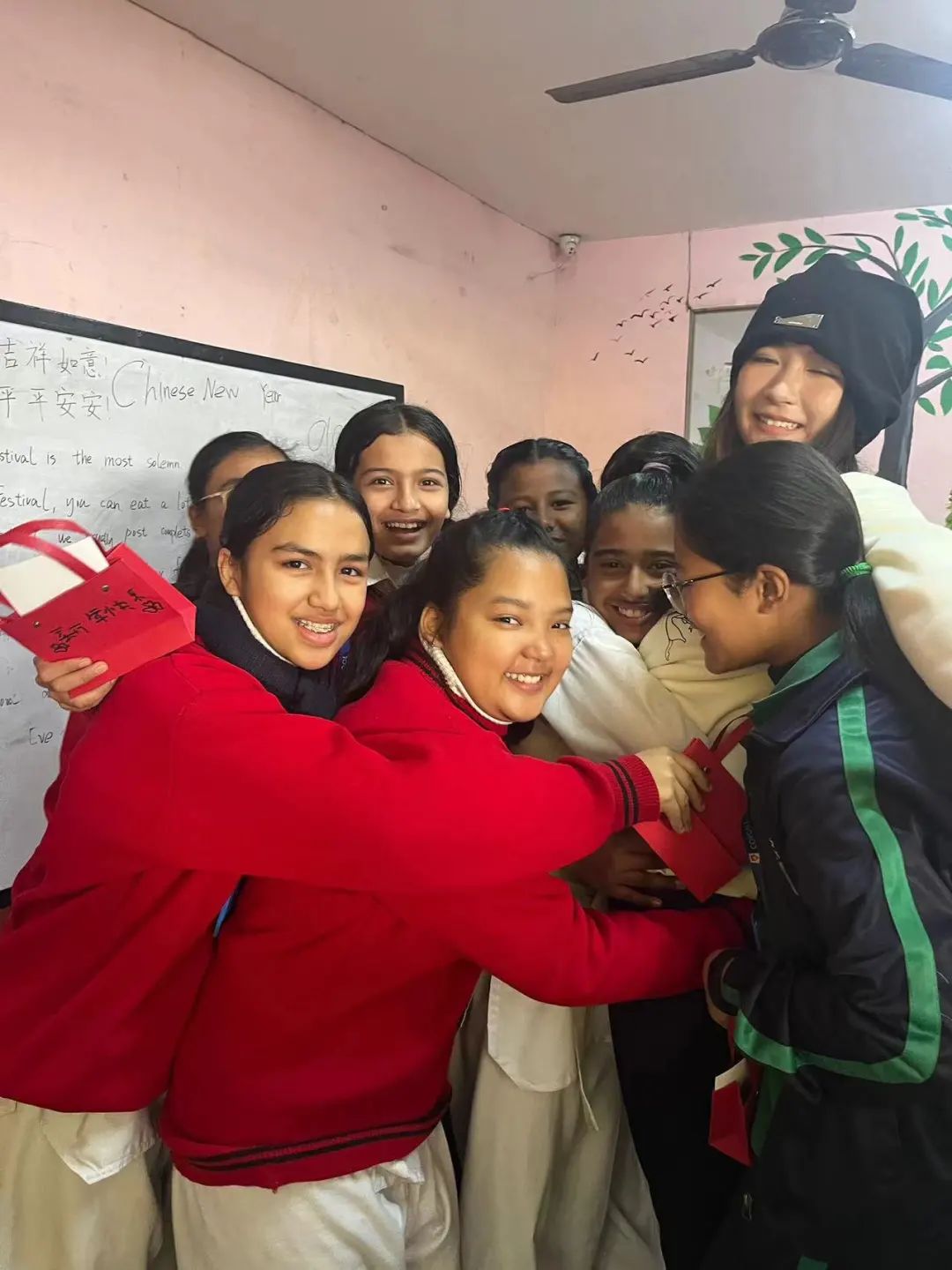 改变世界的她力量 | 海外支教，她如何用知识和爱心点亮尼泊尔孩子的世界？